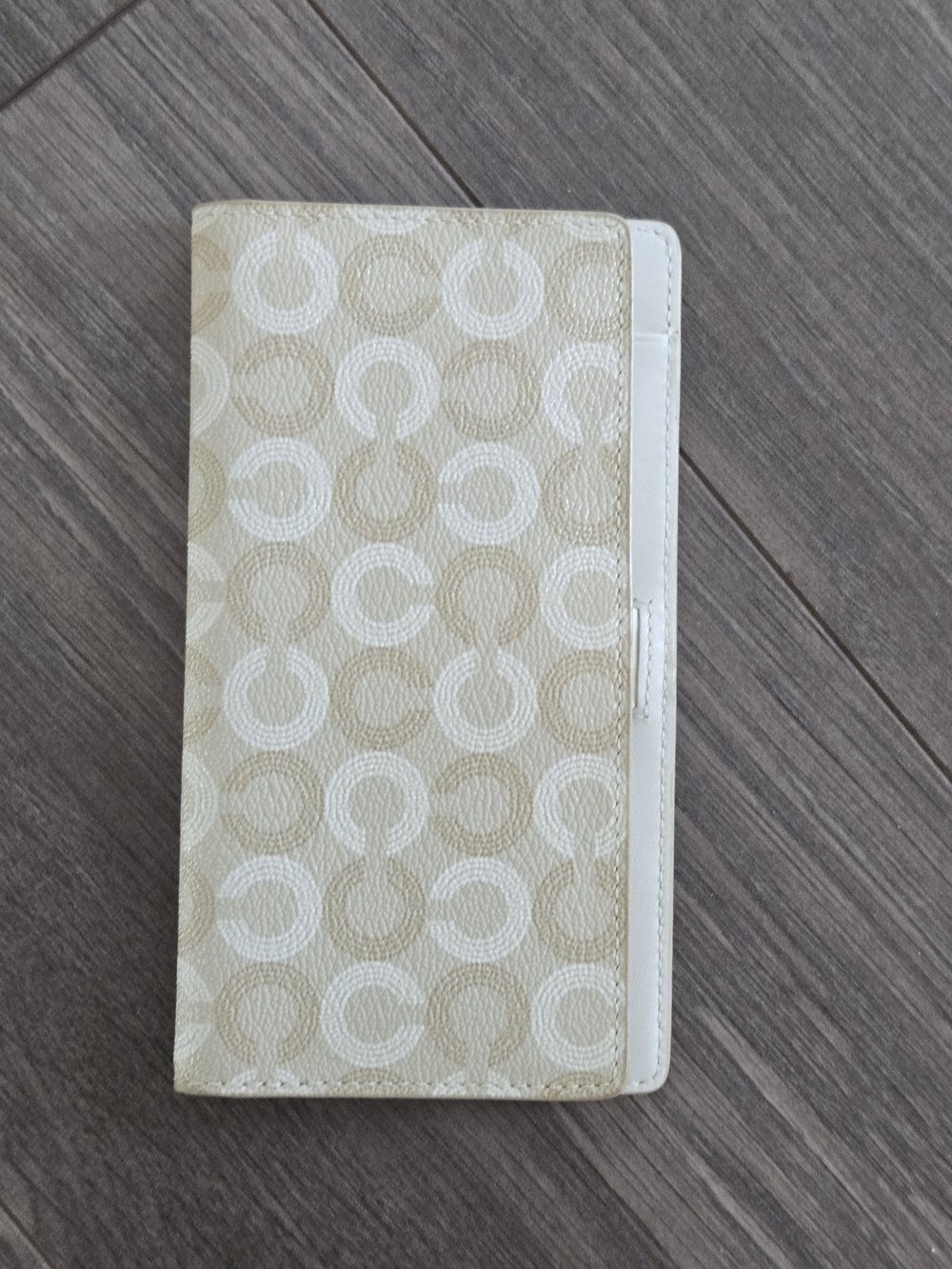 Coach Checkbook Cover with Pen Holder Pockets Silver Embossed Logo Inside Cover